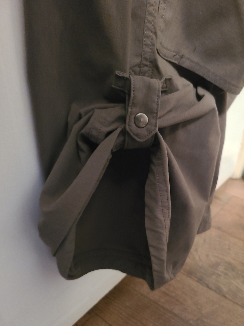 Women's Duluth Trading Co Brown Cargo Bib Overalls - Utility Pockets - Picture 4 of 4